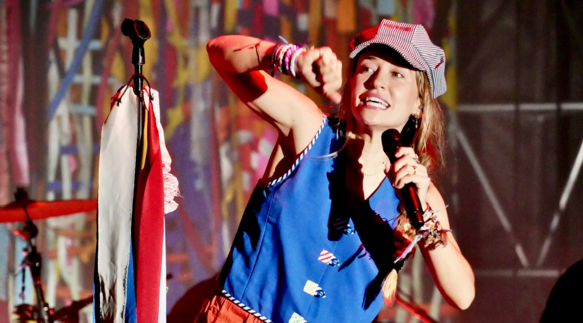 Lauren Daigle is breaking through to the pop mainstream from her Christian music roots.
