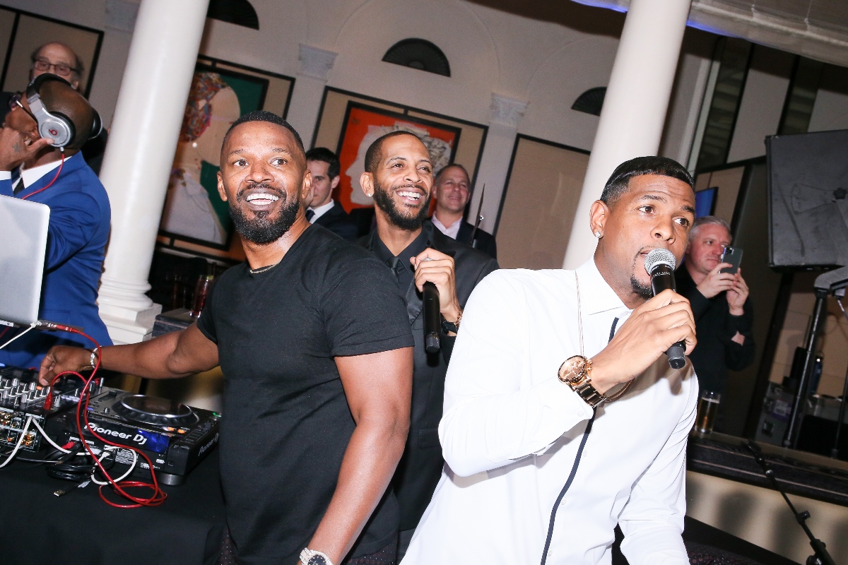Jamie Foxx with his band. 