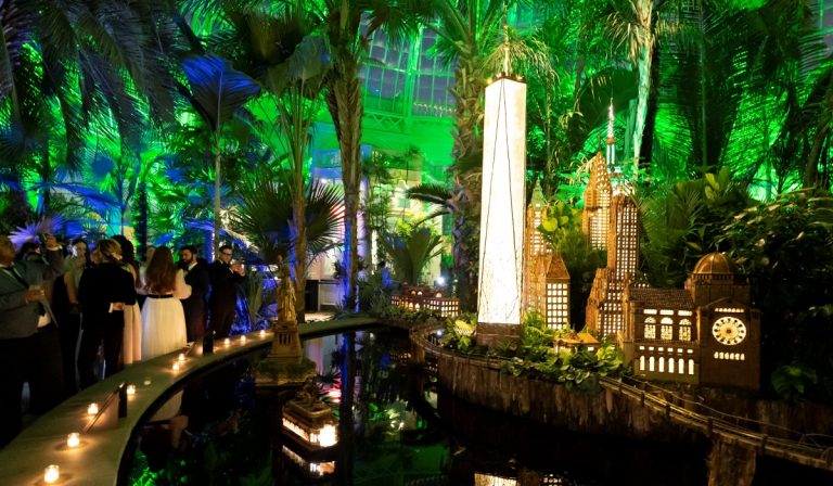 The setting was magical at the New York Botanical Garden for the 30th Winter Wonderland Ball. (Photo: BFA)