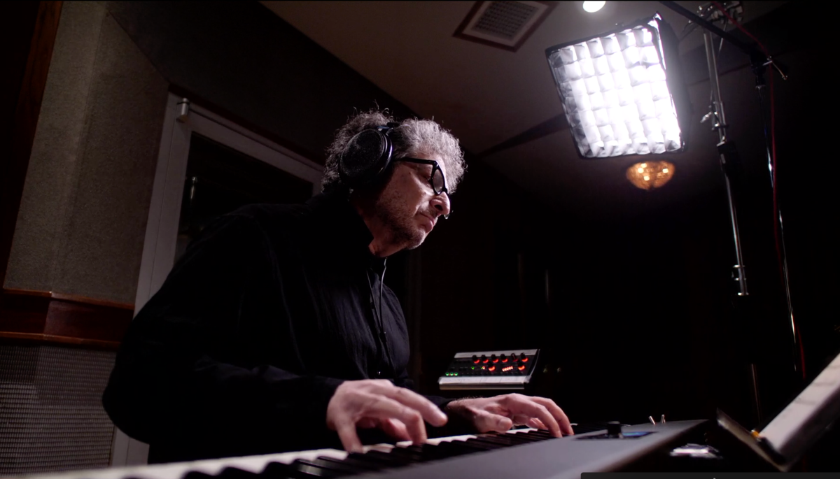Randy Klein in the studio at the piano. (Photo: dis Company)