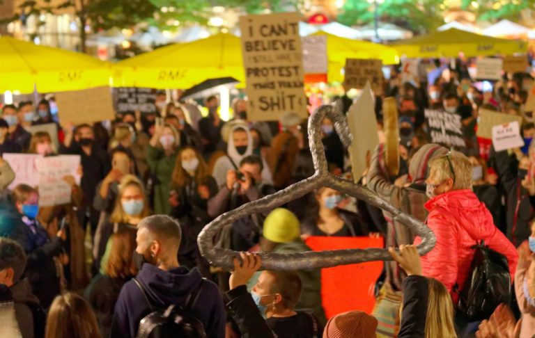 Protesters demonstrate against abortion restrictions. (Photo: )