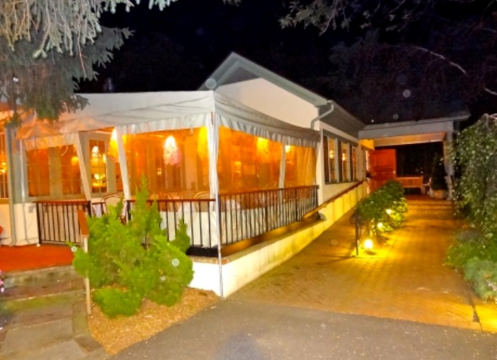 Nick & Tony's sets the standard for Hamptons dining. (Photo: Nick & Tony's)