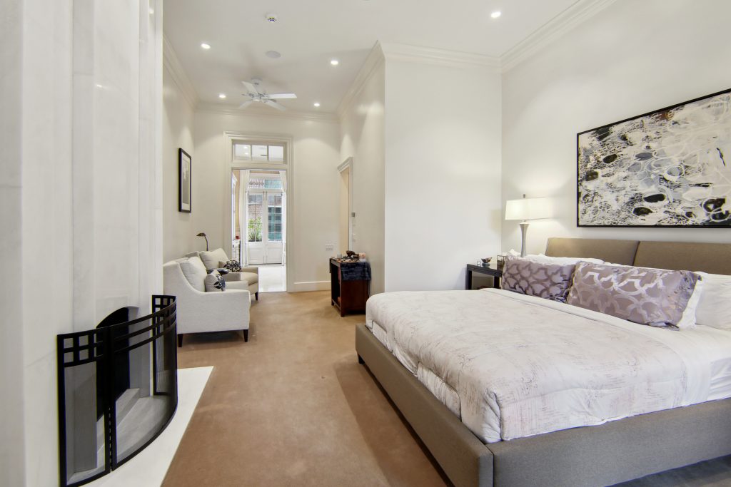 Brangelina Mansion 8-014