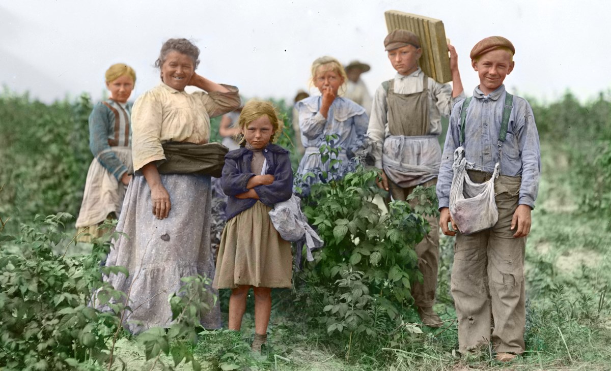 Polish immigrants, circa 1909.