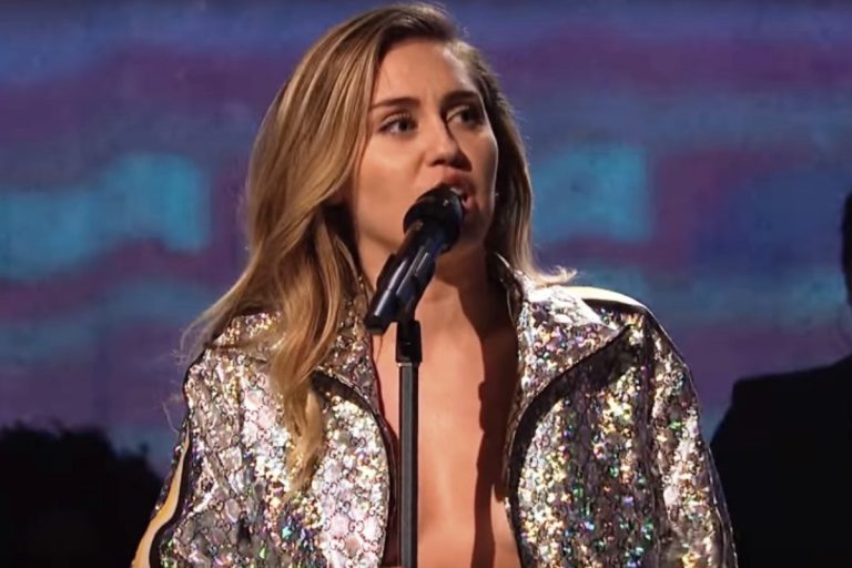 Miley Cyrus was never close to a nip-slip on Saturday Night Live. (Photo: ScreenCap)