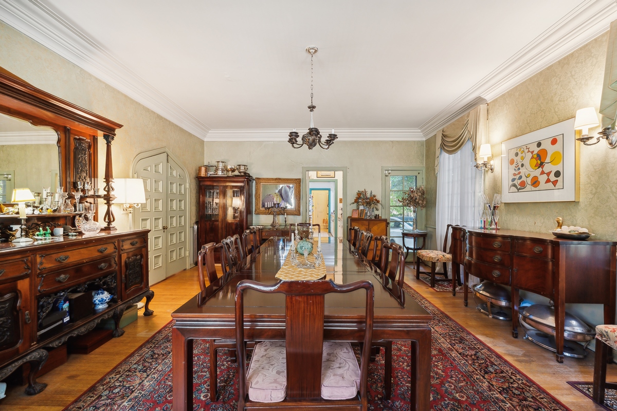 719 N Maple Dr, Beverly Hills, CA 90210