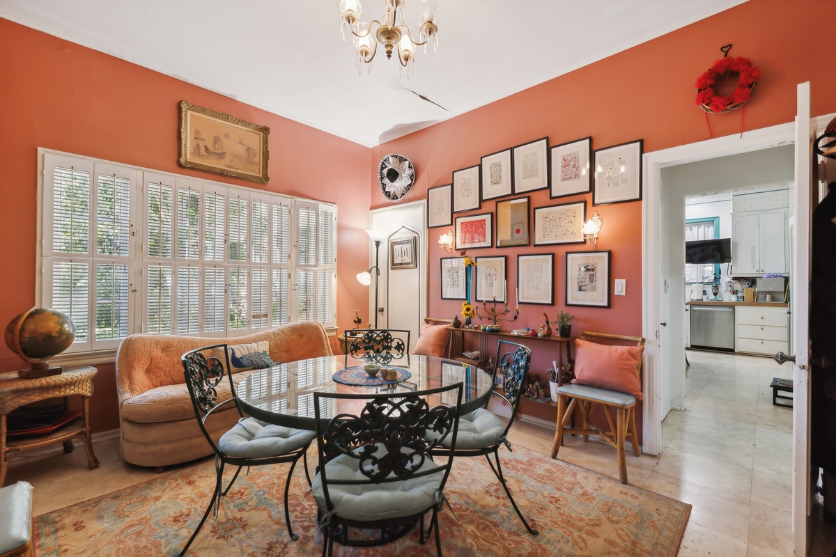 719 N Maple Dr, Beverly Hills, CA 90210