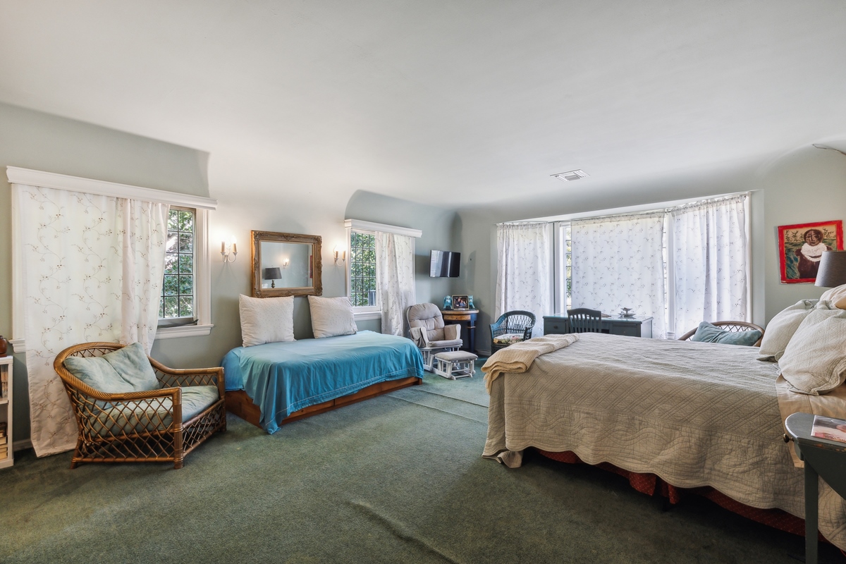 719 N Maple Dr, Beverly Hills, CA 90210
