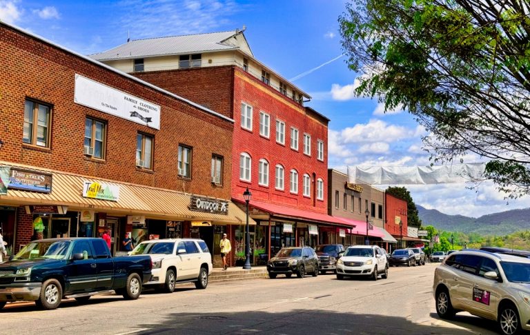 Small businesses are sounding the alarm over the impact of Trump tariffs on Main Street. (Photo: )