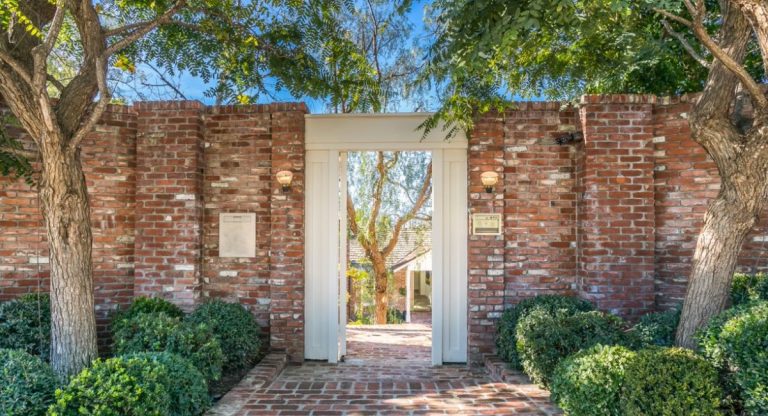 Jim Carrey finally sold his walled LA home after taking a haircut on the price. (Photo; Daniel Dahler, Sothebys International)