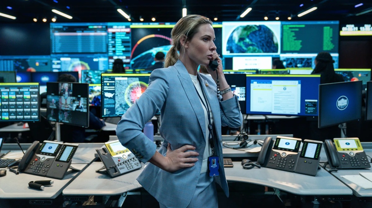 Rebecca Ferguson as Captain Olivia Walker. (Photo: Eros Hoagland/Netflix