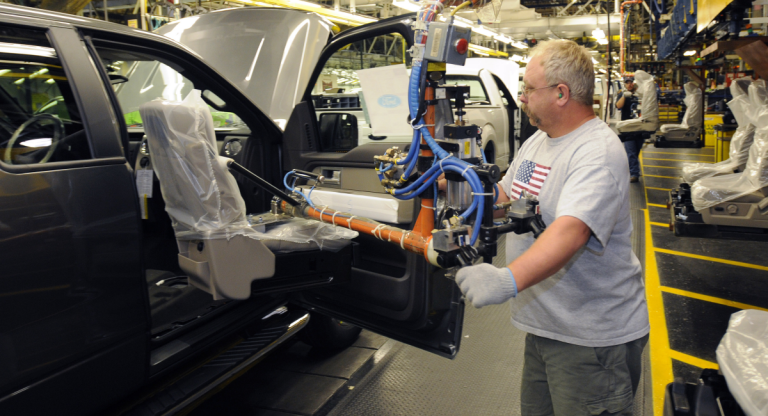 A U.S. autoworker mans the line at a Ford plant. (Photo: Ford Motor Co.)