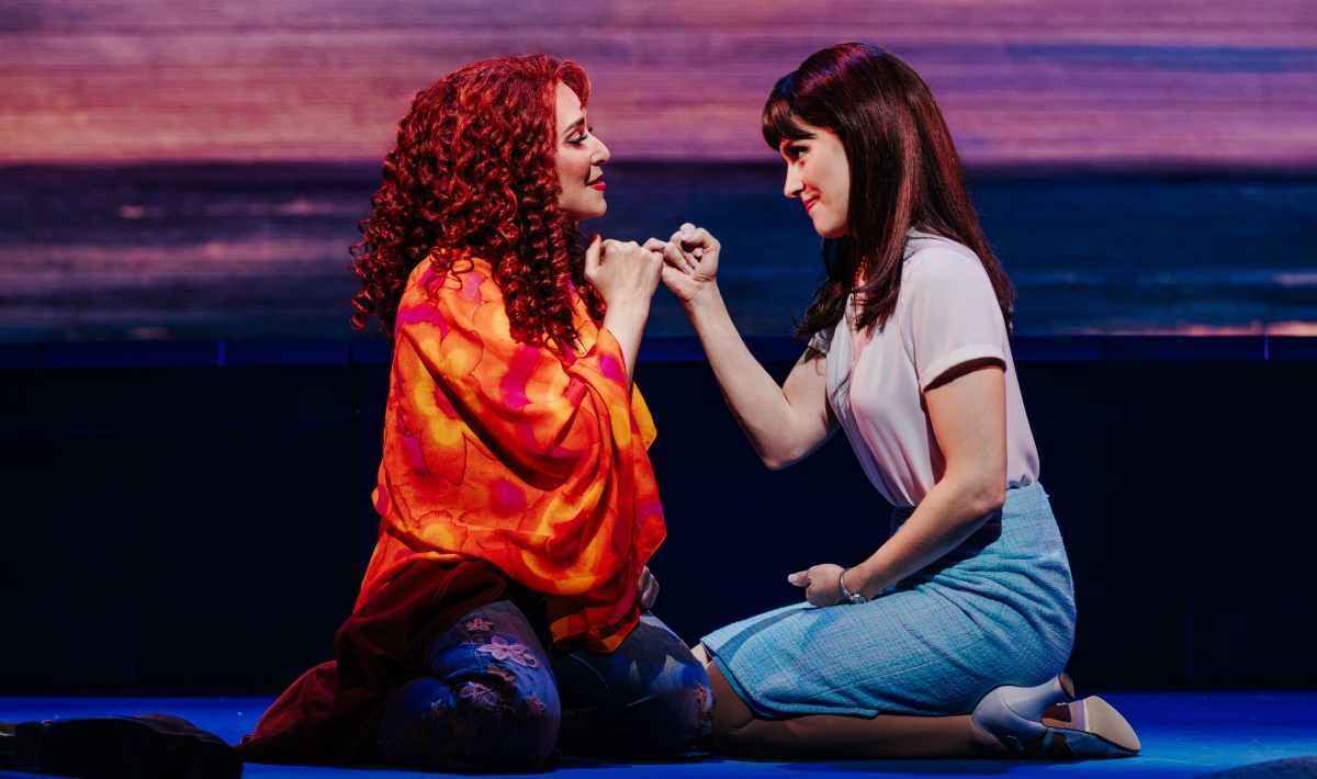 Jessica-Vosk-and-Kelli-Barrett-star-as-Cee-Cee-Bloom-and-Bertie-White-in-BEACHES-A-NEW-MUSICAL.-Credit-to-Marc-J.
