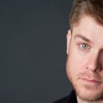 Shakespearean actor Jonathan Judge-Russo has found himself in an unlikely place... country music. (Photo: Laura Rose)