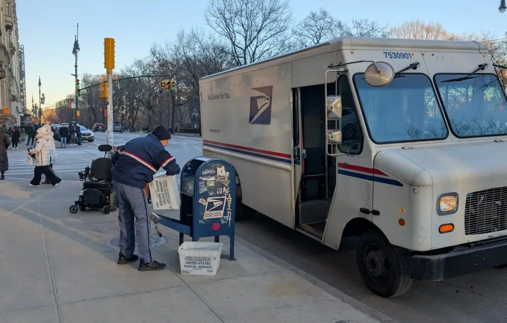 Under President Trump's executive order, the USPS would decide who votes by mail and whether ballots would be delivered. (Photo: )