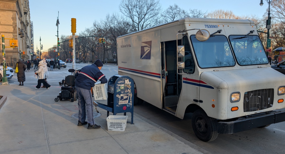 Under President Trump's executive order, the USPS would decide who votes by mail and whether ballots would be delivered. (Photo: )