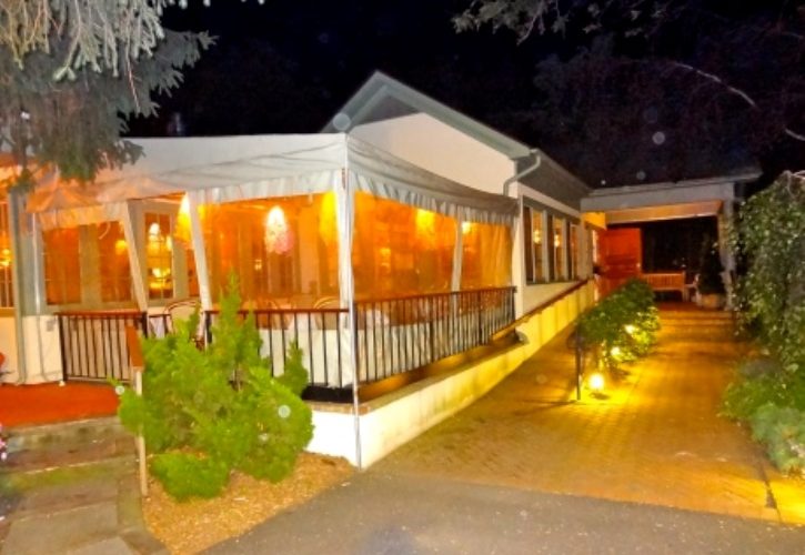 Nick & Tony's sets the standard for Hamptons dining. (Photo: Nick & Tony's)