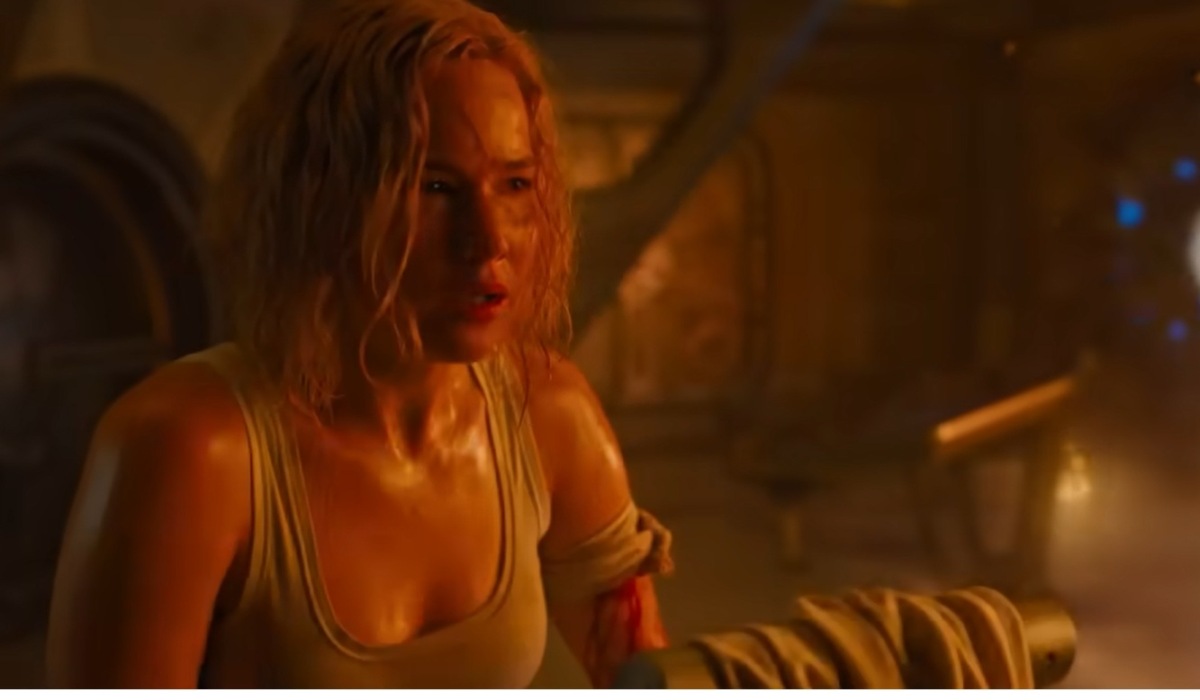 Jennifer Lawrence is stunning in Passengers. (Photo: ScreenCap)
