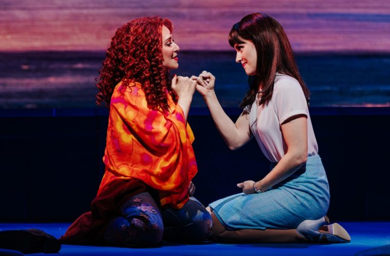 Jessica-Vosk-and-Kelli-Barrett-star-as-Cee-Cee-Bloom-and-Bertie-White-in-BEACHES-A-NEW-MUSICAL